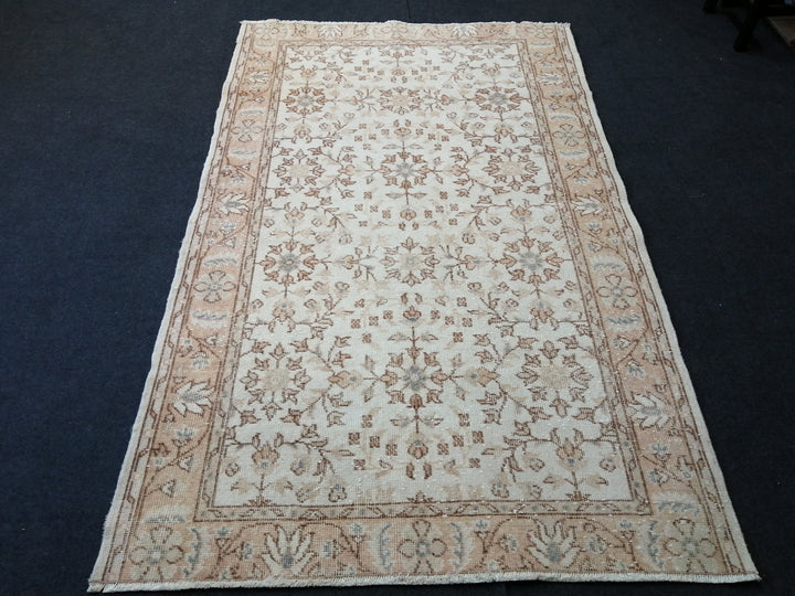 Beige Turkish Runner Rug 3' 1" x 6' 4" Hand-Knotted detail