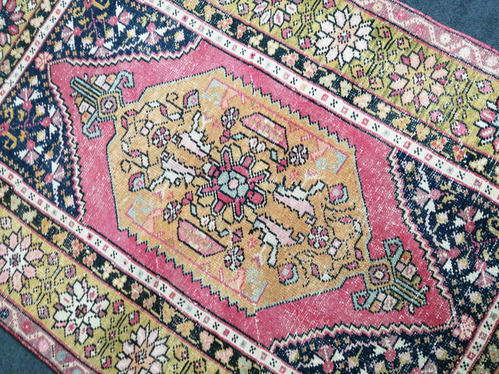 Beige Turkish Runner Rug 3' 8" x 5' 7" Hand-Knotted border