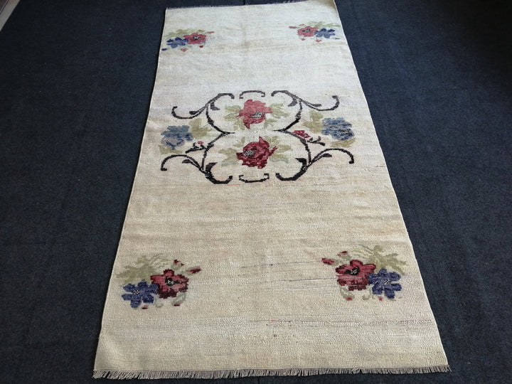 Beige Turkish Runner Rug 3' 2" x 6' 4" Hand-Knotted close-up