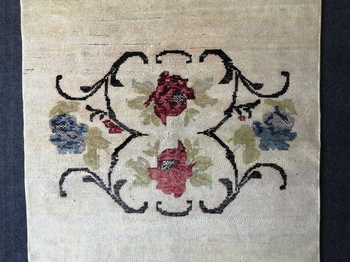 Beige Turkish Runner Rug 3' 2" x 6' 4" Hand-Knotted border
