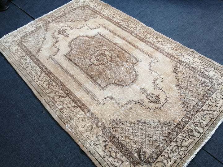 Turkish Oushak Runner Rug Hand-Knotted detail