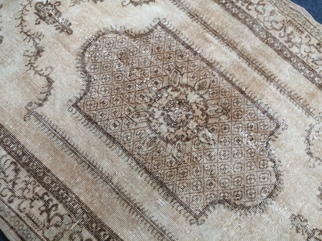 Turkish Oushak Runner Rug Hand-Knotted pattern