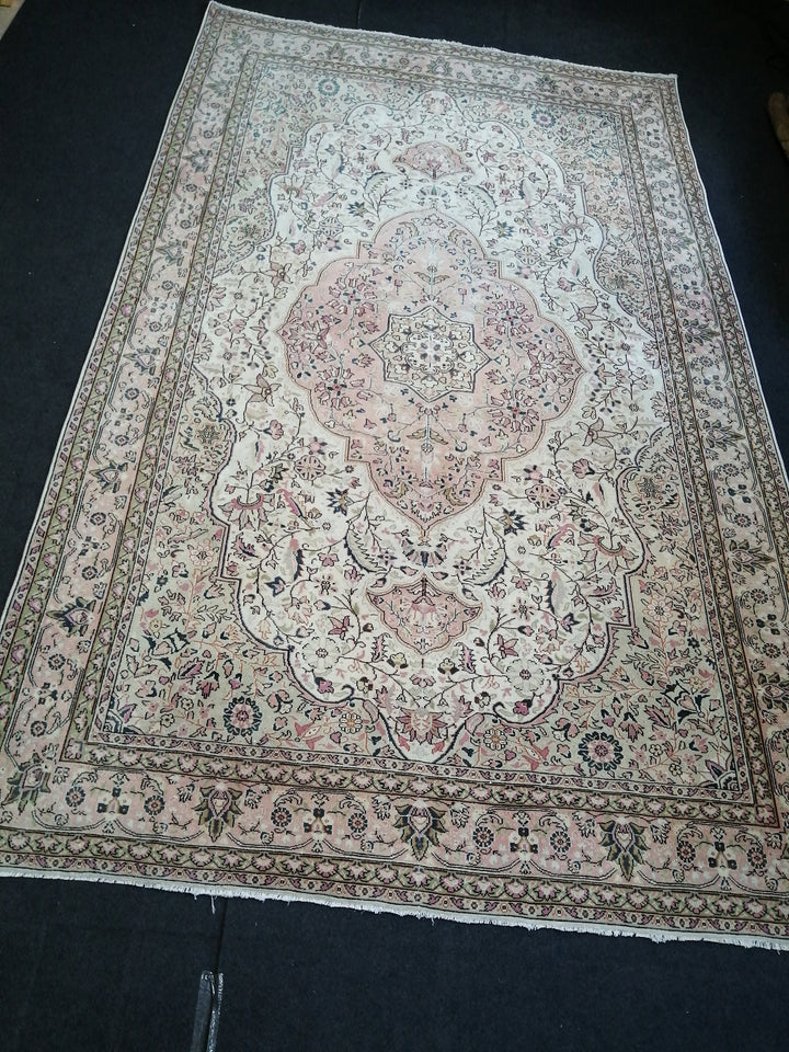 Beige Turkish Runner Rug 6' 8" x 10' 8" Hand-Knotted detail