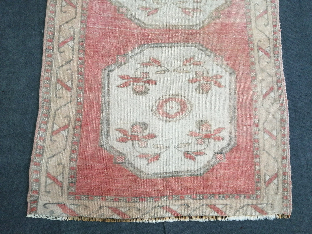 Beige Turkish Runner Rug 3' x 6' Hand-Knotted pattern