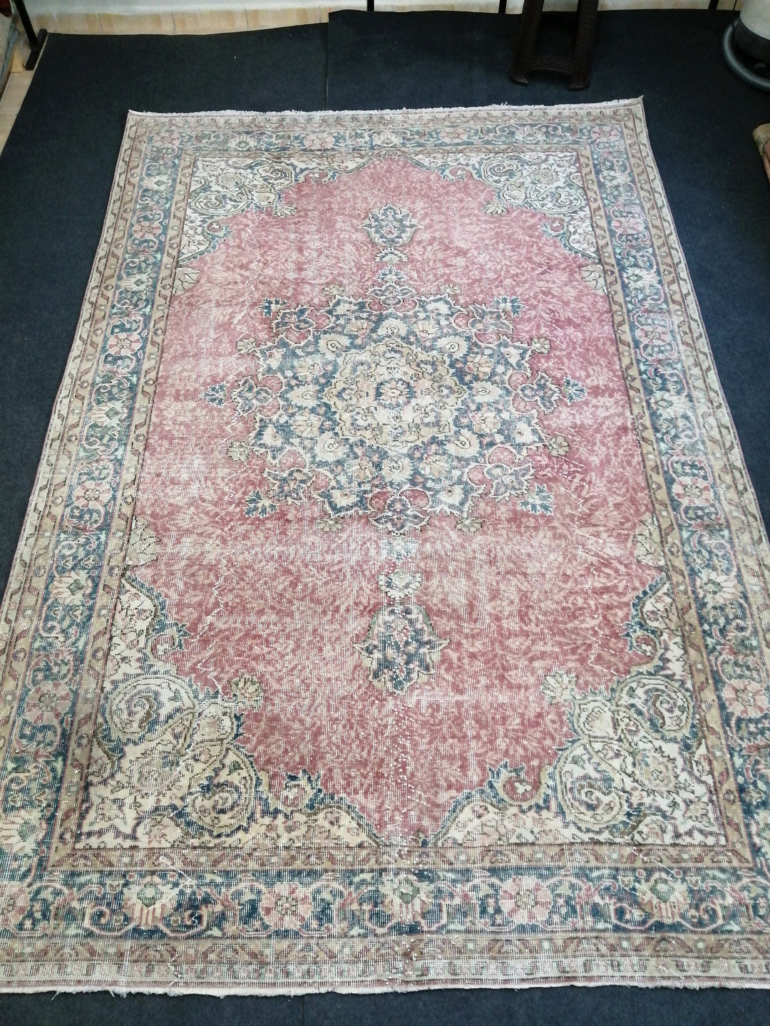 Turkish Oushak Rug 6' 11" x 10' 4" Hand-Knotted detail