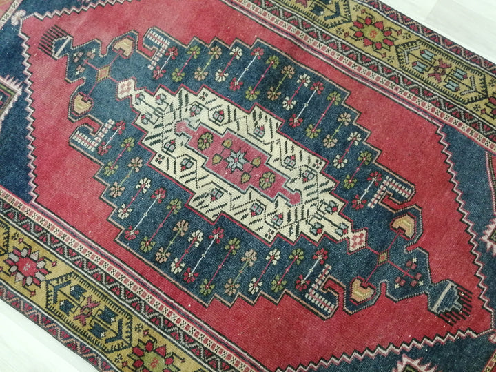 Rust Turkish Runner Rug 4' 4" x 7' 10" Hand-Knotted border