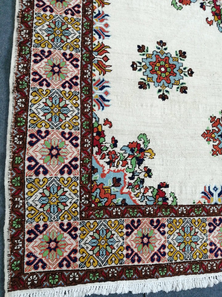 Beige Turkish Runner Rug 6' 6" x 9' 10" Hand-Knotted pattern