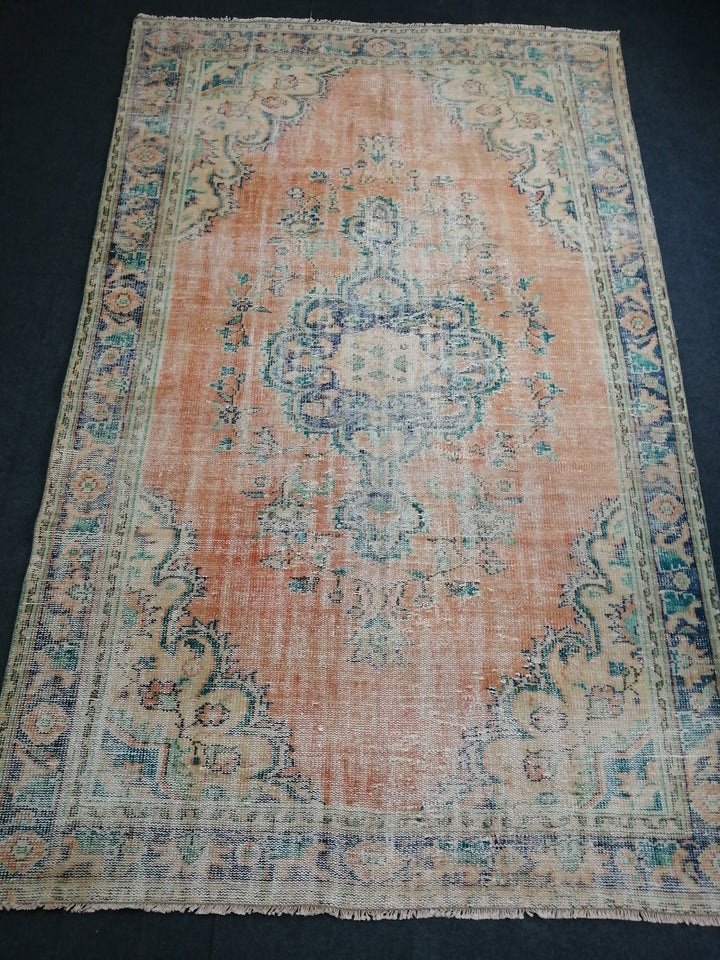 Beige Turkish Runner Rug 6' x 9' 7" Hand-Knotted detail