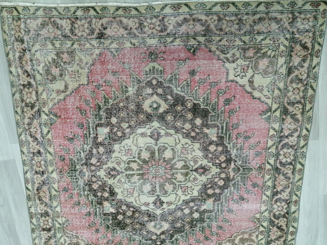 Beige Turkish Runner Rug 4' 8" x 12' 8" Hand-Knotted pattern