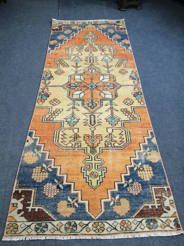 Beige Turkish Runner Rug 3' 5" x 8' 2" Hand-Knotted detail