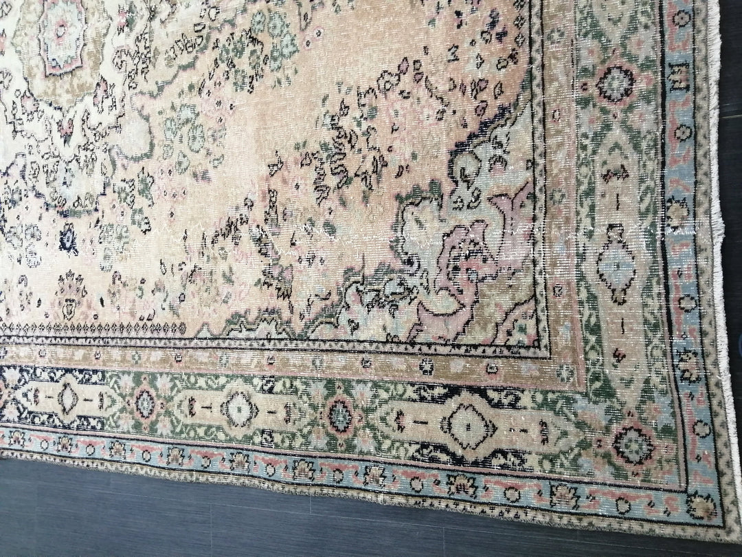 Cream Turkish Runner Rug 7' x 10' 3" Hand-Knotted | No. WR92716