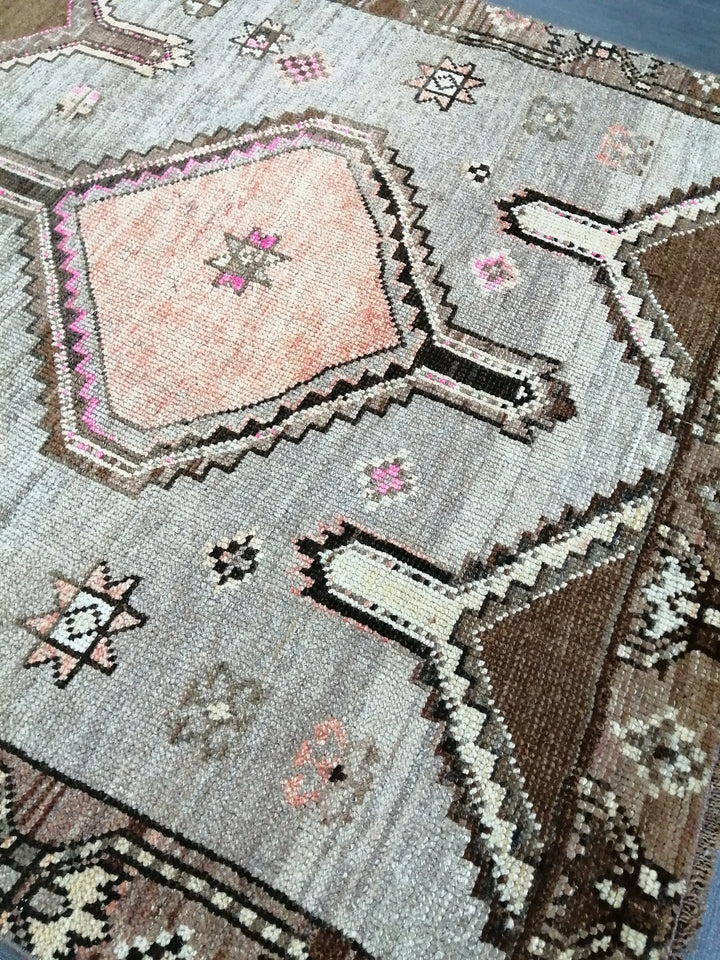 Beige Turkish Runner Rug 3' 9" x 11' 4" Hand-Knotted texture