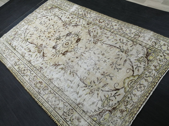 Rust Turkish Runner Rug 6' x 9' 1" Hand-Knotted border
