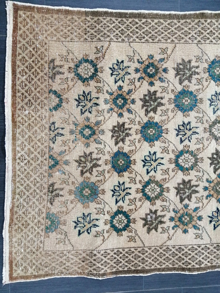 Beige Turkish Runner Rug 3' 3" x 5' 7" Hand-Knotted close-up