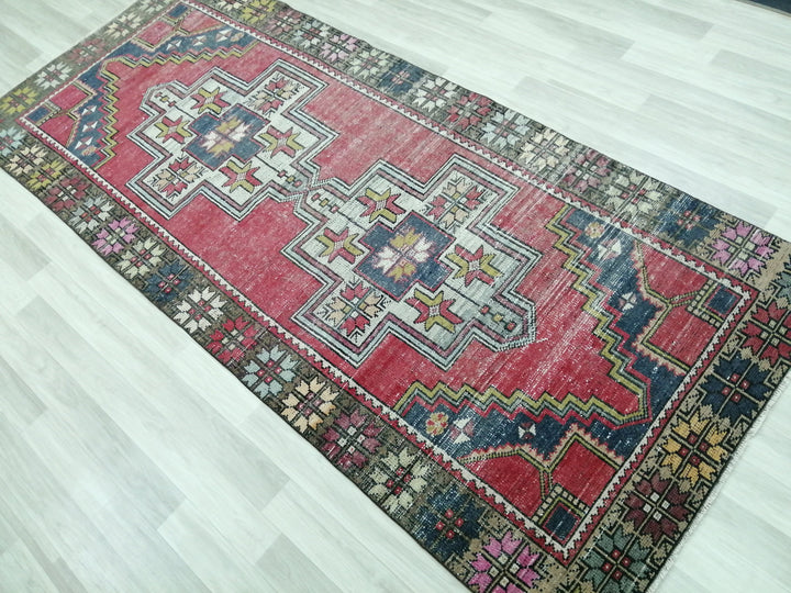 Beige Turkish Runner Rug 4' x 9' 3" Hand-Knotted detail