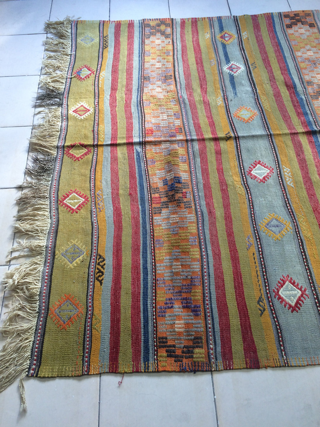 Turkish Runner Rug 5' 11" x 9' 10" Hand-Knotted border