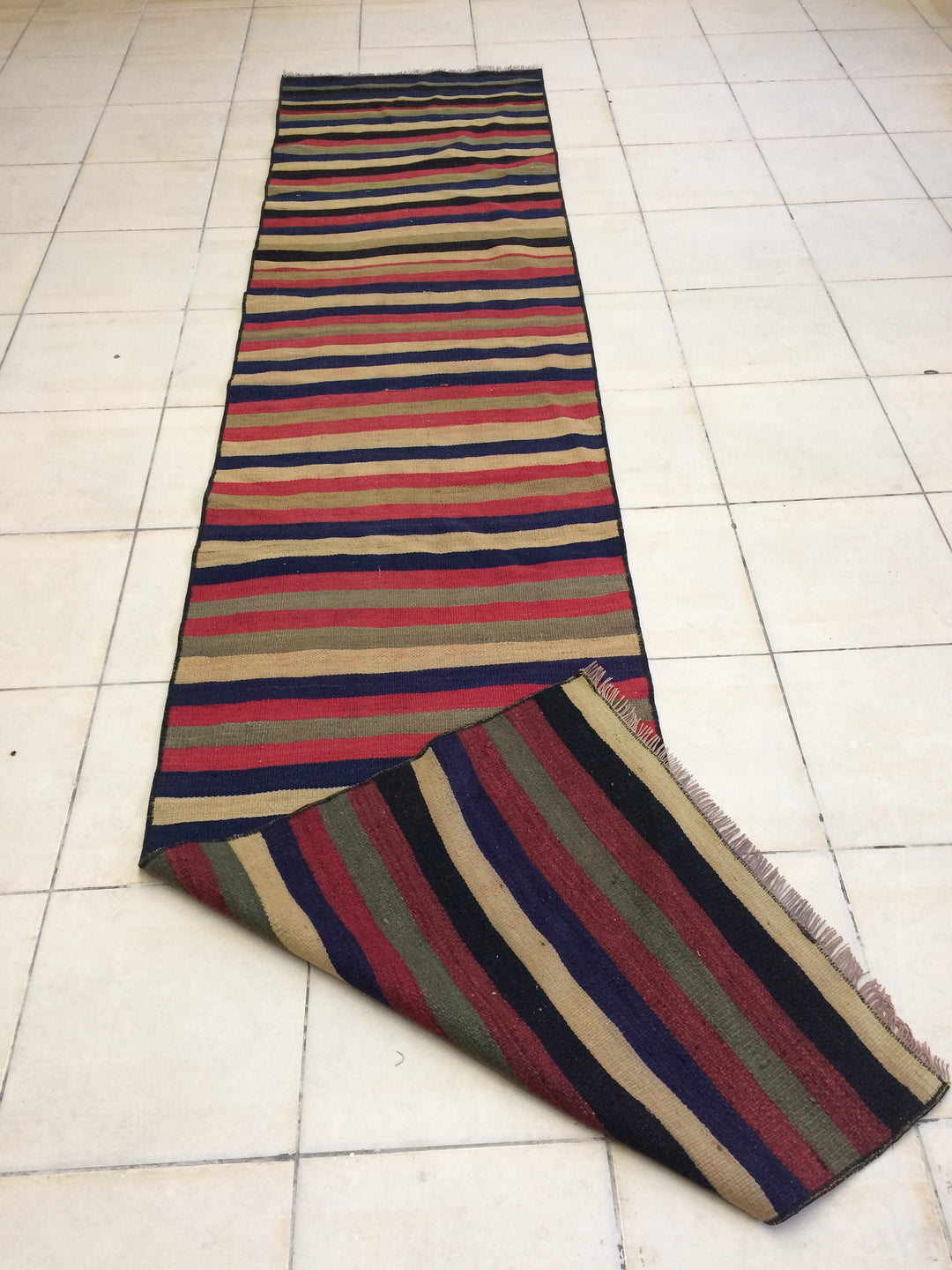 Beige Turkish Runner Rug 2' 5" x 10' 4" Hand-Knotted detail