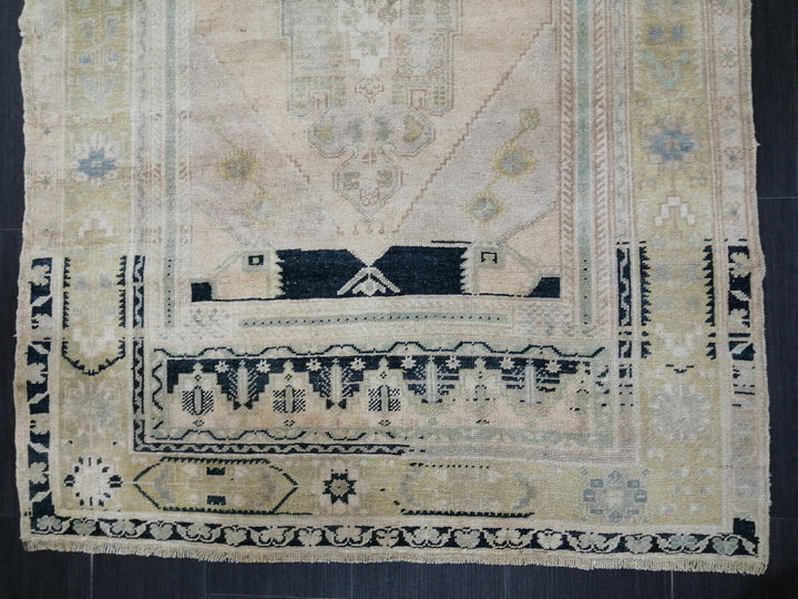 Beige Turkish Runner Rug 4' 1" x 6' 9" Hand-Knotted field