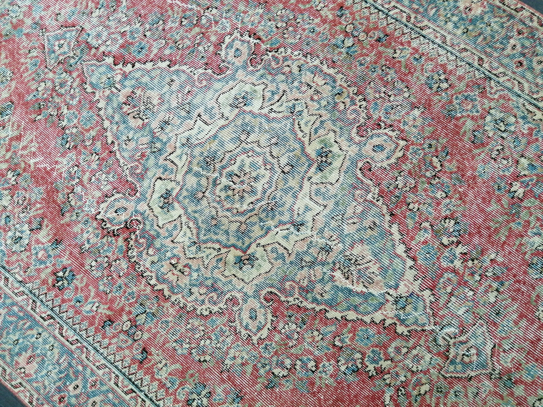 Beige Turkish Runner Rug 5' 5" x 8' 2" Hand-Knotted close-up