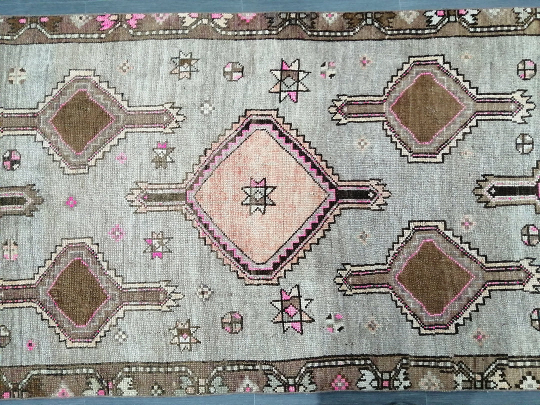 Beige Turkish Runner Rug 3' 9" x 11' 4" Hand-Knotted detail