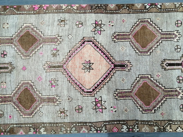 Beige Turkish Runner Rug 3' 9" x 11' 4" Hand-Knotted detail