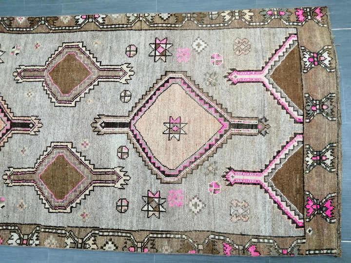 Beige Turkish Runner Rug 3' 9" x 11' 4" Hand-Knotted border