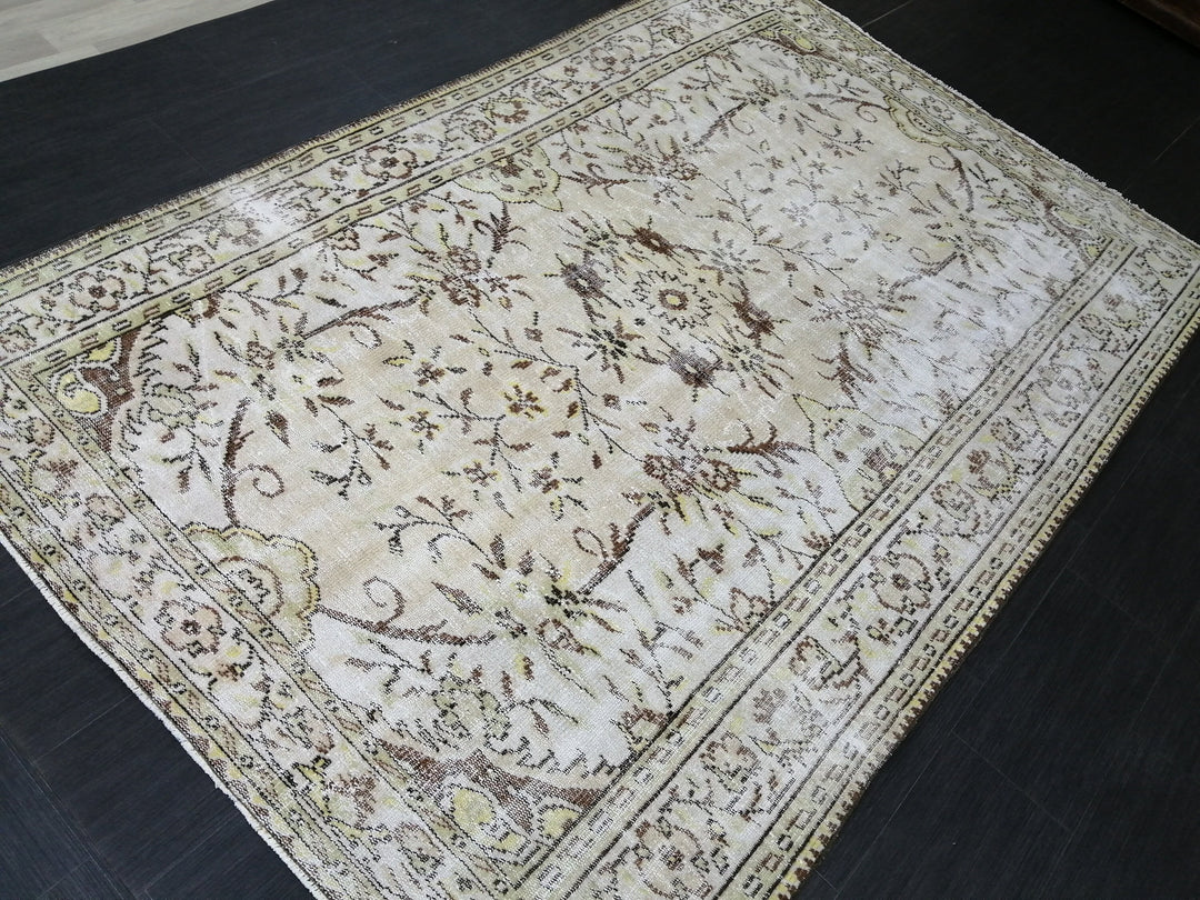 Rust Turkish Runner Rug 6' x 9' 1" Hand-Knotted pattern