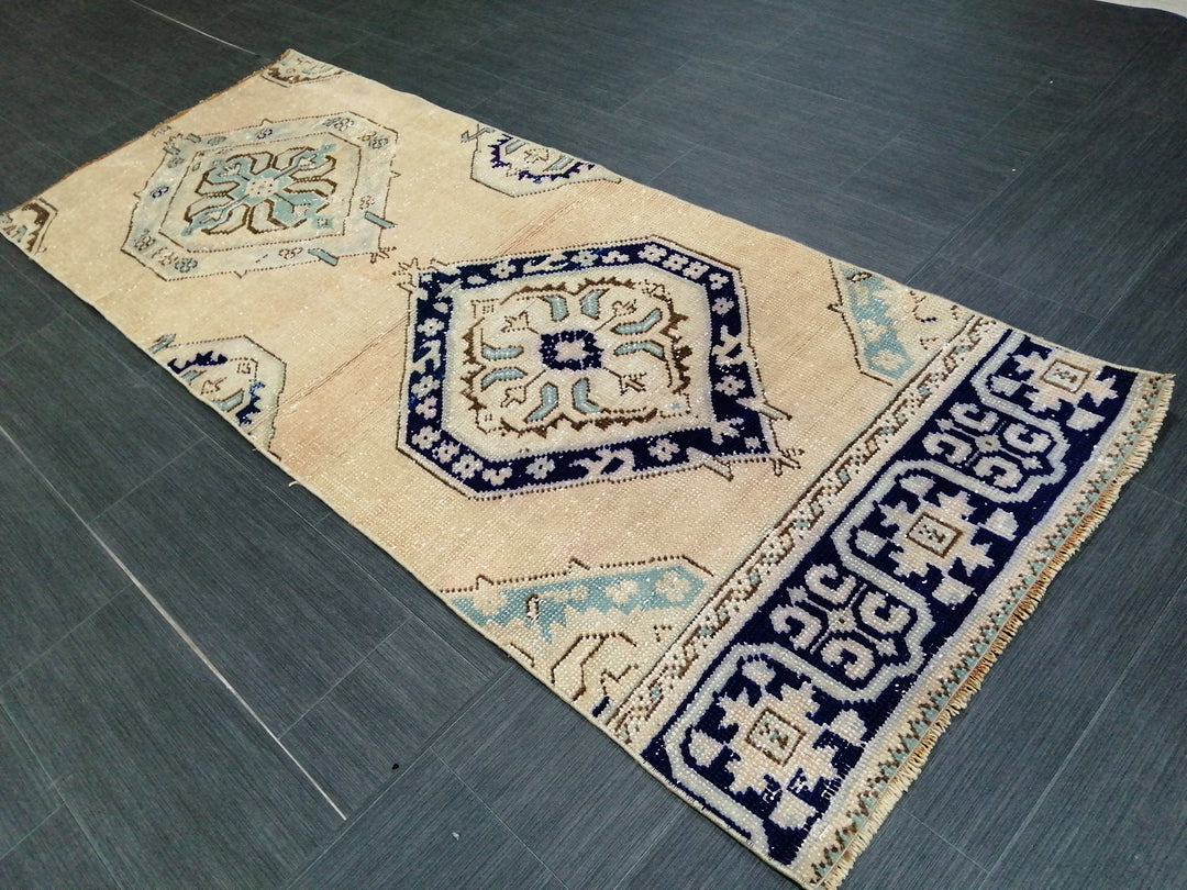 Beige Turkish Runner Rug 2' 6" x 6' 7" Hand-Knotted texture