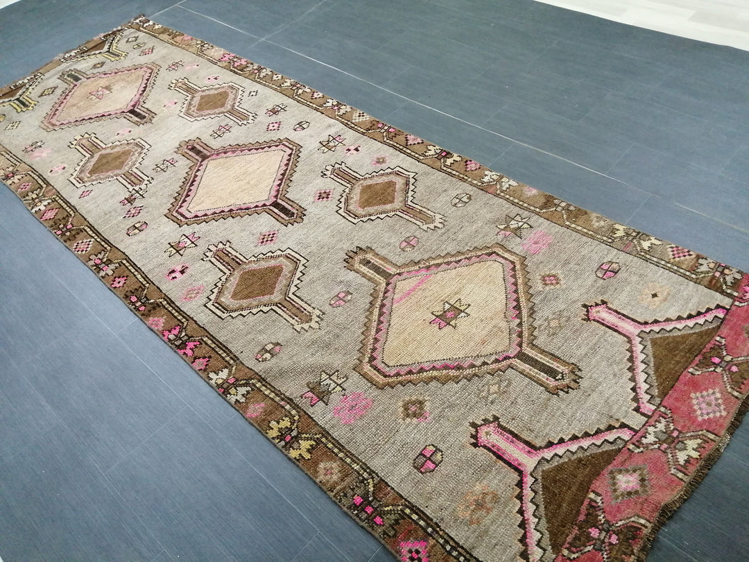 Beige Turkish Runner Rug 3' 10" x 10' 5" Hand-Knotted border
