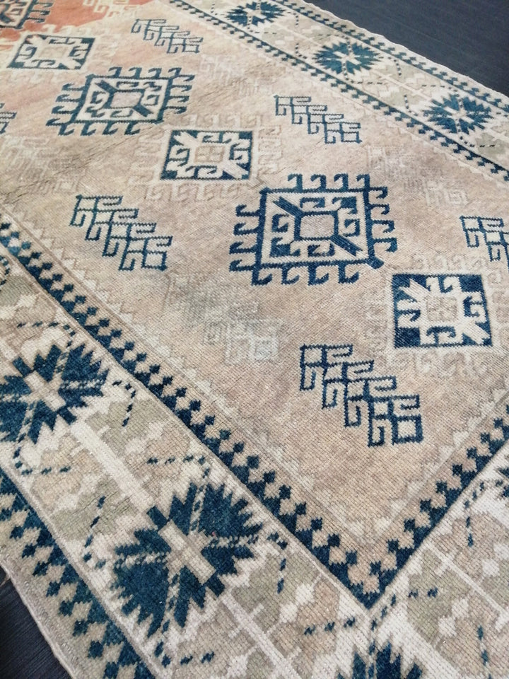 Beige Turkish Runner Rug 4' 7" x 7' 3" Hand-Knotted view 9