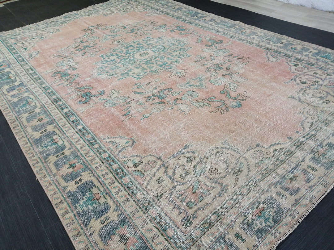 Turkish Oushak Rug 7' 5" x 10' 8" Hand-Knotted detail