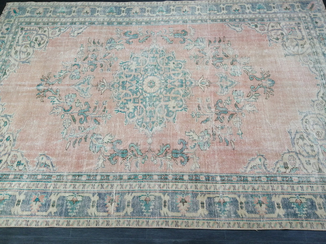 Turkish Oushak Rug 7' 5" x 10' 8" Hand-Knotted texture