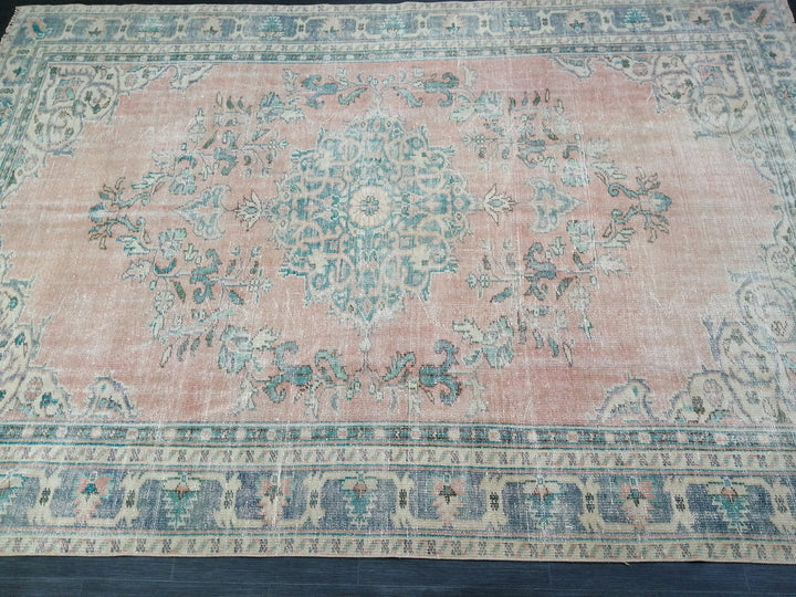 Turkish Oushak Rug 7' 5" x 10' 8" Hand-Knotted texture