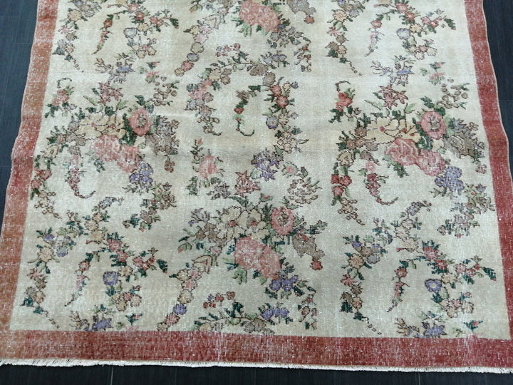 Beige Turkish Runner Rug 5' 8" x 9' 8" Hand-Knotted close-up
