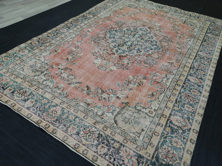 Tan Turkish Oushak Rug 6' 5" x 9' 8" Hand-Knotted border