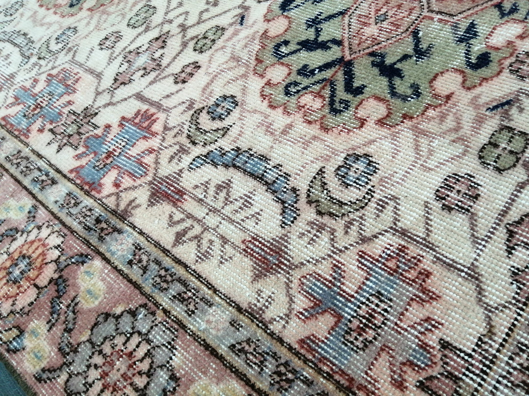 Beige Turkish Runner Rug 4' 4" x 8' 4" Hand-Knotted texture