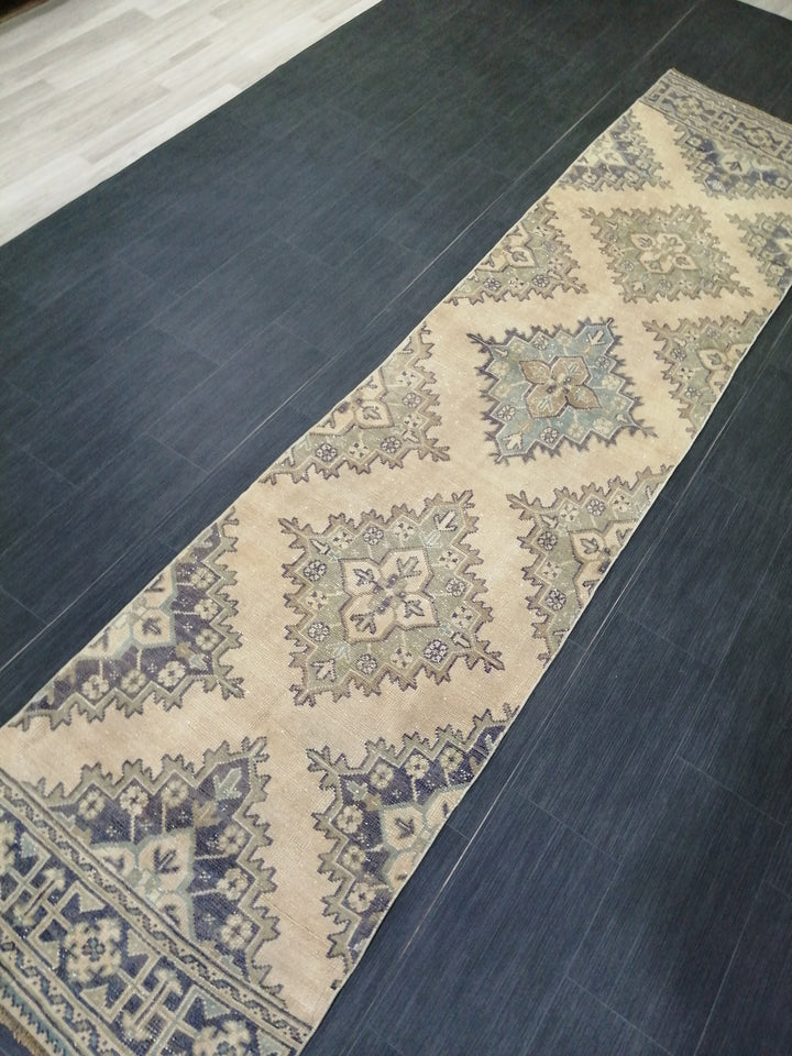 Beige Turkish Runner Rug 2' 8" x 11' 6" Hand-Knotted texture