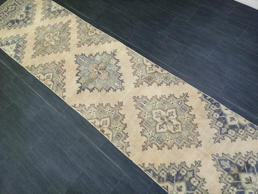 Beige Turkish Runner Rug 2' 8" x 11' 6" Hand-Knotted pattern