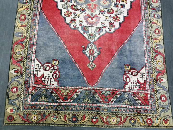 Turkish Runner Rug 5' 3" x 9' 2" Hand-Knotted border