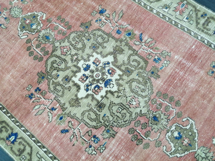 Turkish Runner Rug 4' 7" x 8' 9" Hand-Knotted view