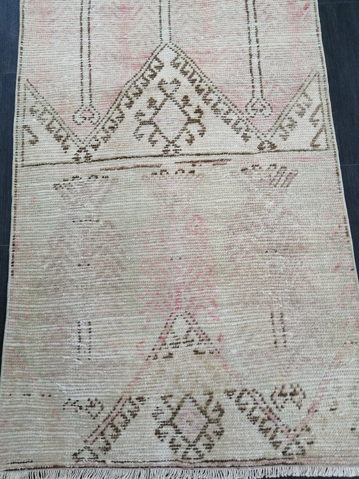 Beige Turkish Runner Rug 2' 10" x 10' 11" Hand-Knotted close-up