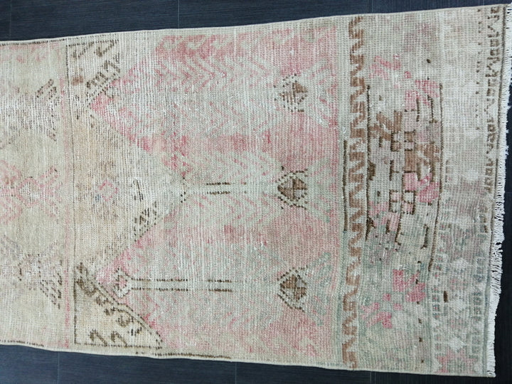 Beige Turkish Runner Rug 2' 10" x 10' 11" Hand-Knotted texture