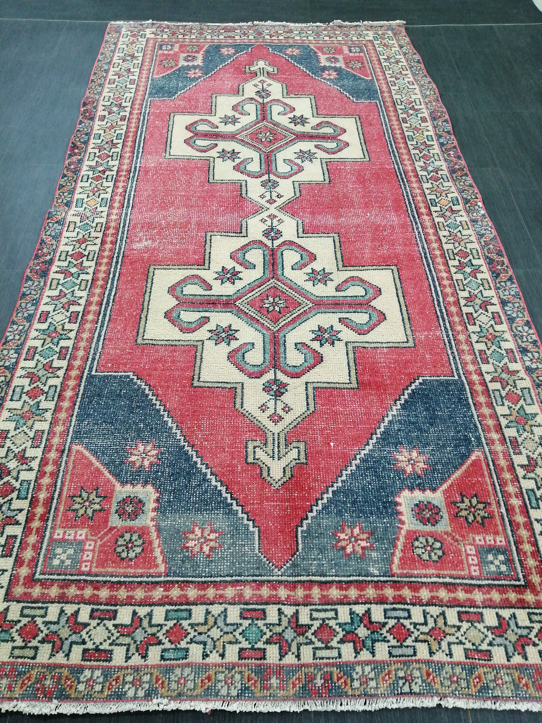 Tan Turkish Oushak Rug 4' 6" x 8' 8" Hand-Knotted detail