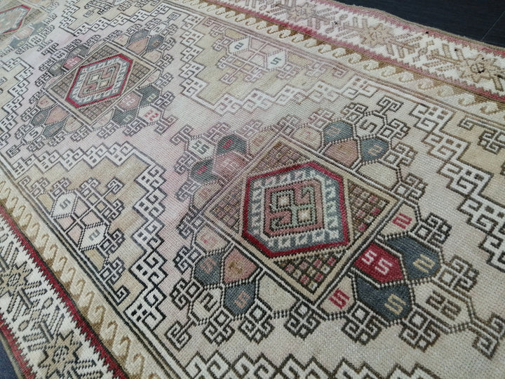 Tan Runner Rug 3' x 9' - No. WR46399