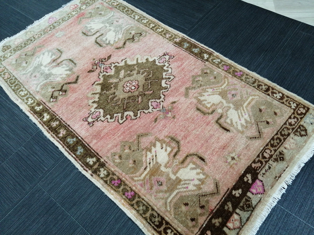 Beige Turkish Runner Rug 1' 7" x 2' 9" Hand-Knotted texture