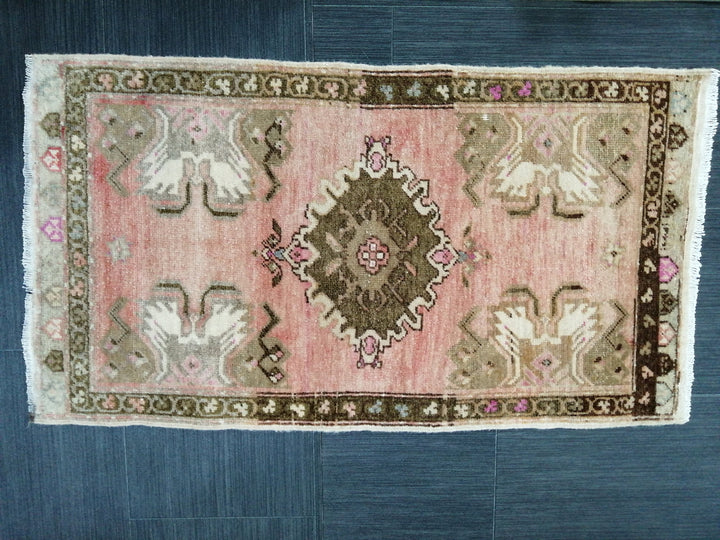 Beige Turkish Runner Rug 1' 7" x 2' 9" Hand-Knotted border