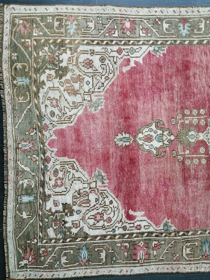 Beige Turkish Oushak Rug 4' 4" x 8' 5" Hand-Knotted border
