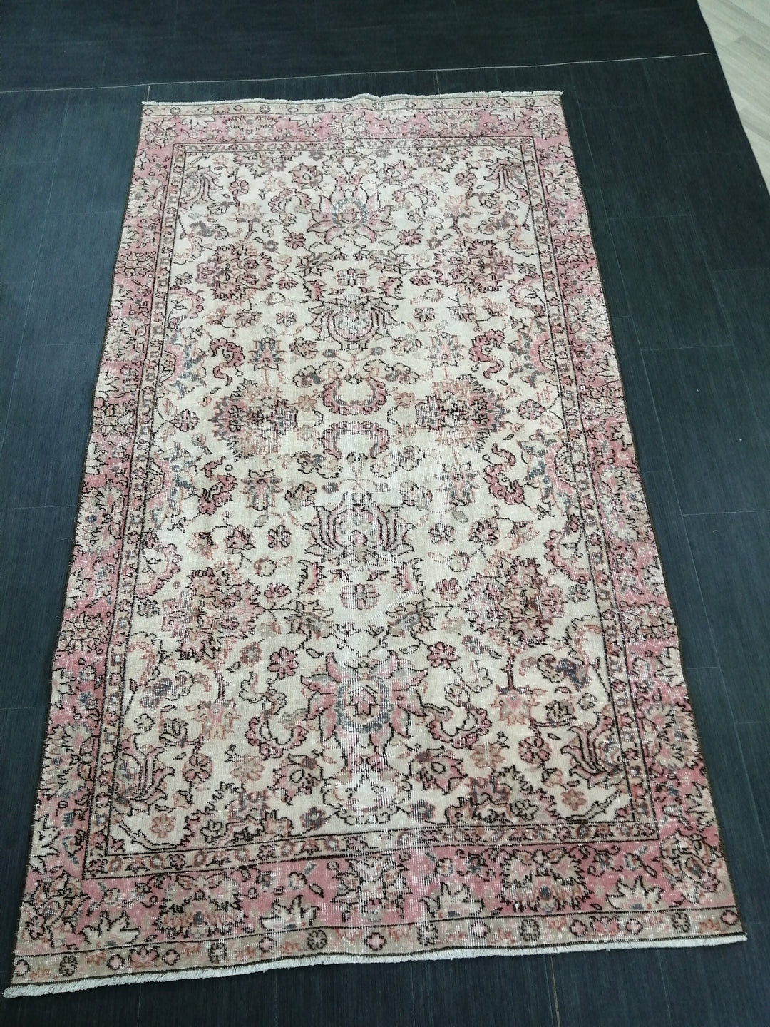 Pink Turkish Runner Rug 4' 6" x 8' 1" Hand-Knotted detail