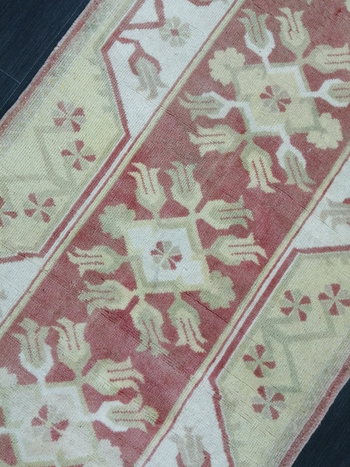 Beige Turkish Runner Rug 2' 7" x 9' 7" Hand-Knotted pattern