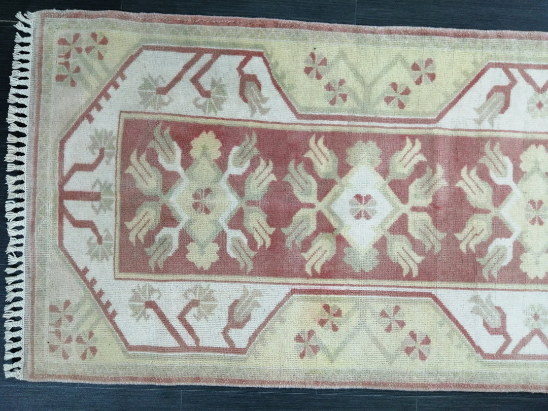 Beige Turkish Runner Rug 2' 7" x 9' 7" Hand-Knotted border